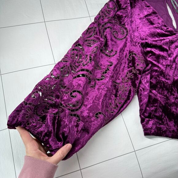 Anthropologie Top Womens Large Petite Purple Plum Velvet Cutout V Neck Bohemian - Picture 8 of 10